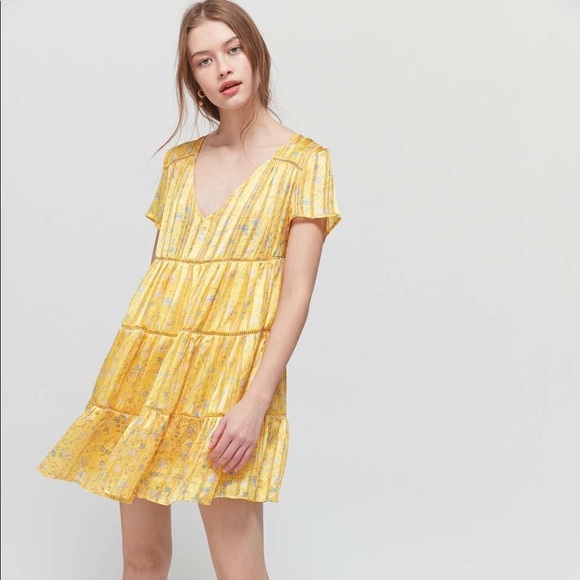 Urban Outfitters Pippa silky chiffon tiered yellow dress - Picture 3 of 13
